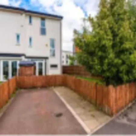 Stylish House In With Pool Table Manchester