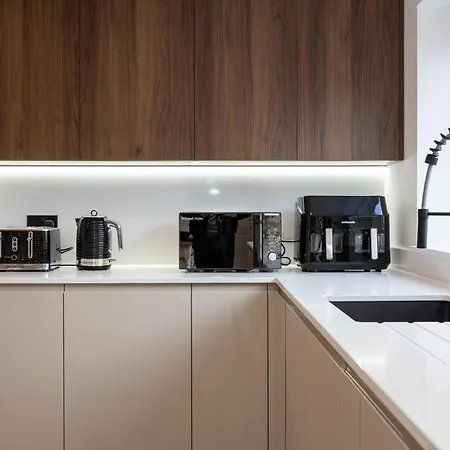 Modern 5-bed Ev Centre 10 Min *