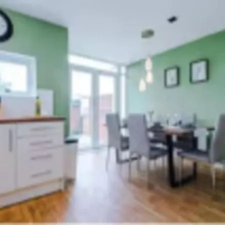 Stylish House In With Pool Table