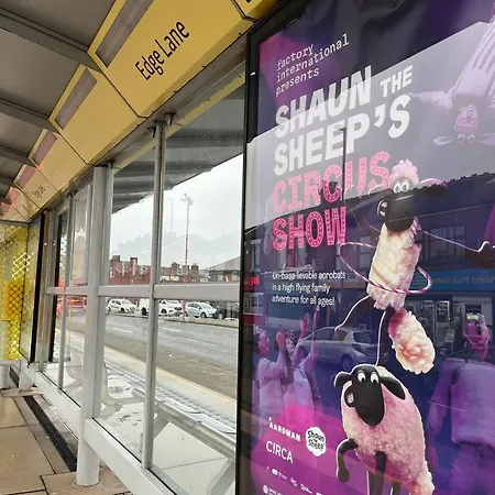 The Cotton Mill Hideaway - One Bedroom - Free Parking Near Etihad Stadium & Coop Live 맨체스터