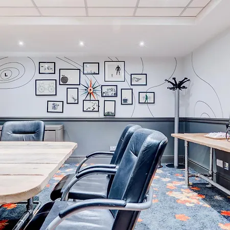 Portland By Sunday Hotel 3*