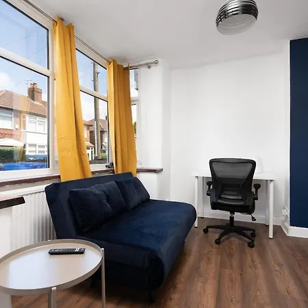 Comfy 3br - Pool Table - Games - Sleeps 8 Manchester