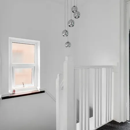 Ferienhaus Comfy 3br - Pool Table - Games - Sleeps 8 *