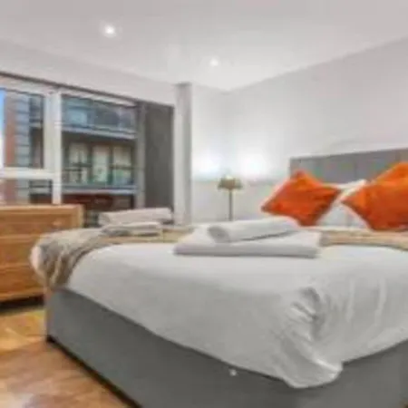 Stunning Split Floor Flat By Victoria - Pass The Keys مانشستر