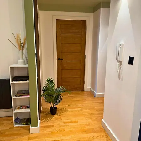 Spacious - Parking - Next To Ao Arena - Local Attraction & Transport Links * Manchester