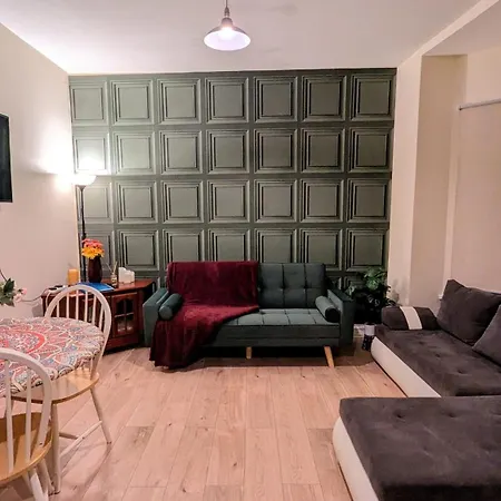 Daire Entire 2 Bedroom Cosy Flat Near Centre