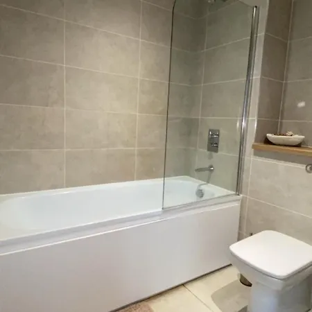 Comfy Modern Centre *