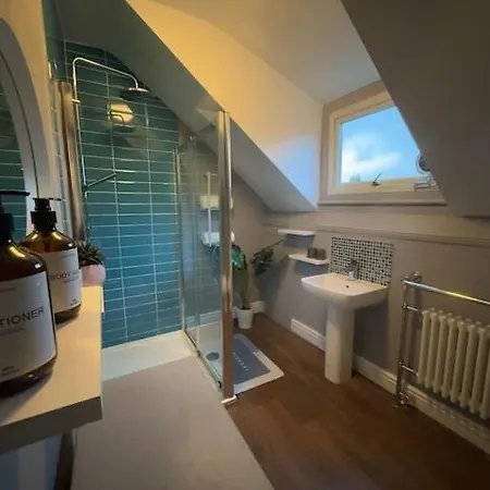 Chorlton Stylish & Convenient Апартаменты *