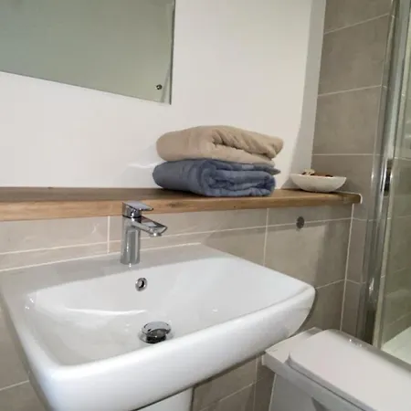 Comfy Modern Centre Апартаменты *