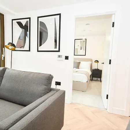 Modern 1 Bed Flat In W Balcony *