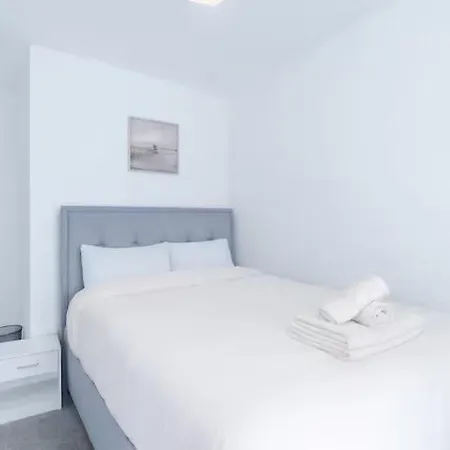 Apartment Spacious In Mcr - Free Parking, Ps5 & Superfast Wifi Manchester