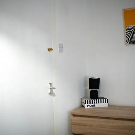 Modern 3-bedroom Near Centre Manchester