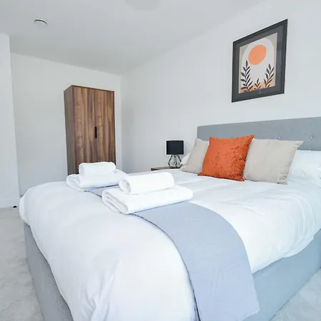 Contemporary 2 Bed * Манчестер