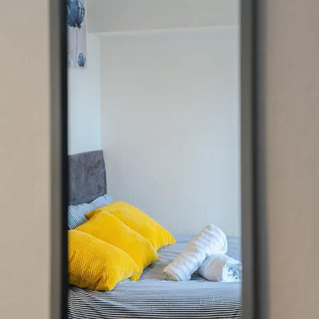 Modern 3-bedroom Near Centre *