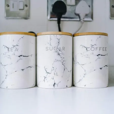 Comfy 1br In Salford, Kitchen, Wifi And Parking Διαμέρισμα *