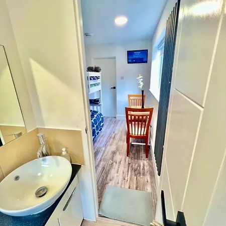 Lux Shared Flat With 2 Private Bedrooms And 2 Private En-suite Bathrooms