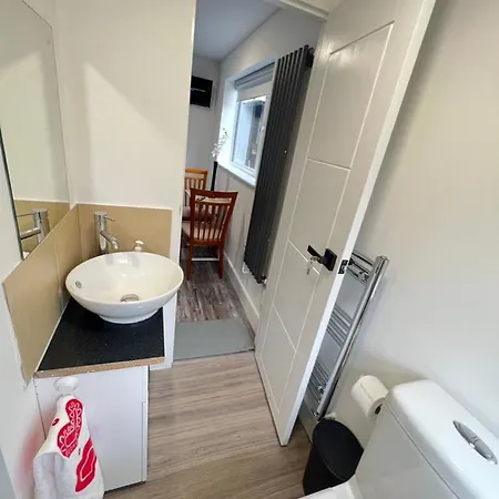 Lux Shared Flat With 2 Private Bedrooms And 2 Private En-suite Bathrooms