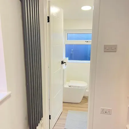 Lux Shared Flat With 2 Private Bedrooms And 2 Private En-suite Bathrooms *