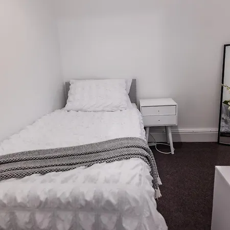 Lejlighed Spacious & Cosy In