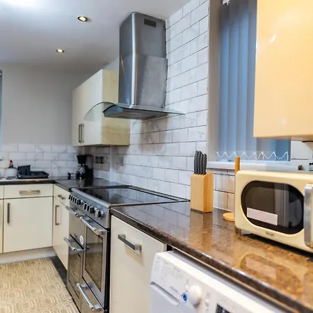 Spacious & Cosy In Lejlighed *