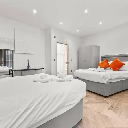 Large By Spinningfields - - Pass The Keys * Manchester