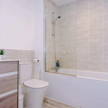 Modern 2 Bed With Balcony By Host A Διαμέρισμα Μάντσεστερ