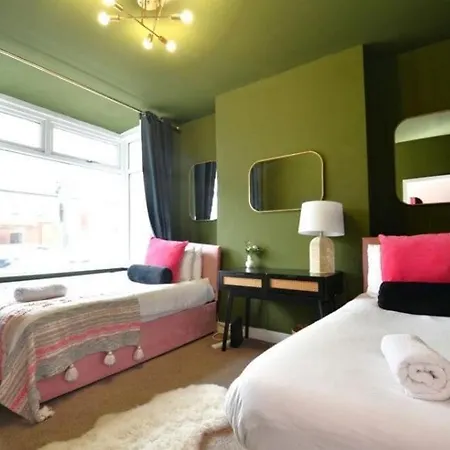 Vakantiehuis Getaway Bright & Spacious With Parking *