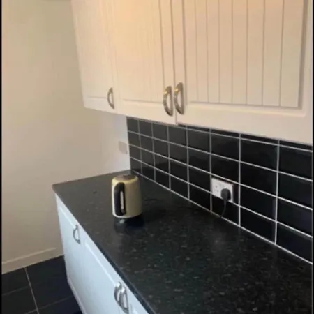 10 Whiteway Street Pansiyon