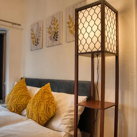 3 Bedrooms Sleeps 7 Free Parking * Manchester