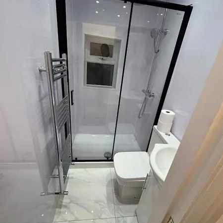 Mayford Shared House Konukevi Manchester