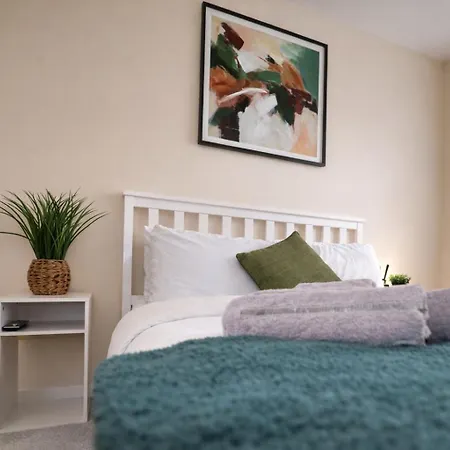 Hébergement de vacances Spacious 3-bed House With Private Yard