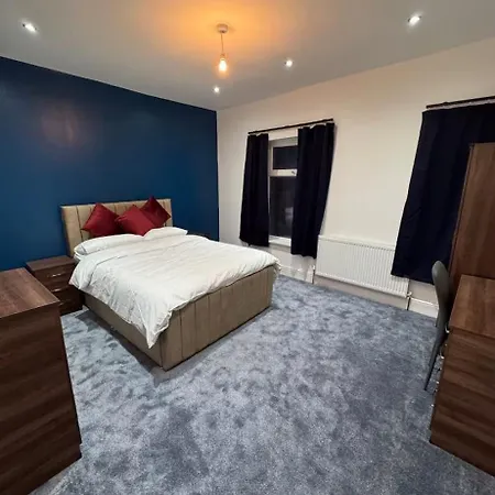 Konukevi Mayford Shared House Manchester