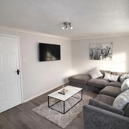 Hébergement de vacances Spacious 3-bed House With Private Yard *