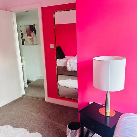 Getaway Bright & Spacious With Parking Tatil Evi *