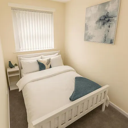 Spacious 3-Bed House With Private Yard Casa de Férias Manchester