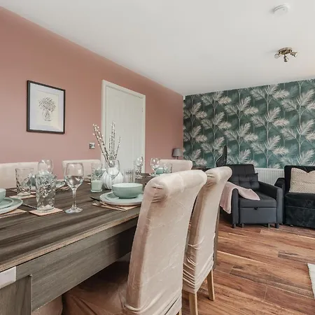 E-haven - Etihad-coop Live-free Parking-pool Table Manchester