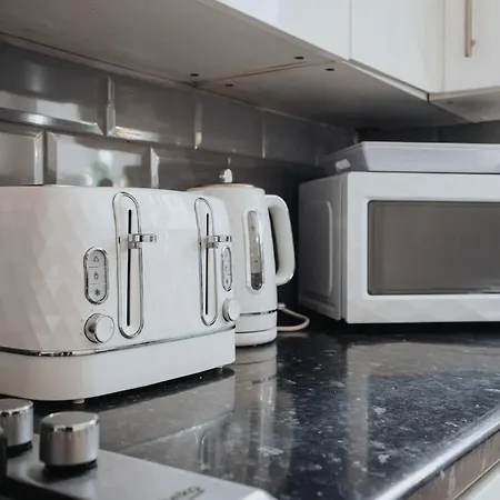 Stunning 2br House In Near Etihad And Coop Arena Manchester