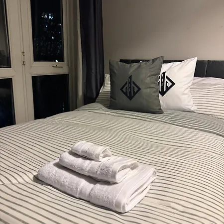 Beautiful Quay House Manchester