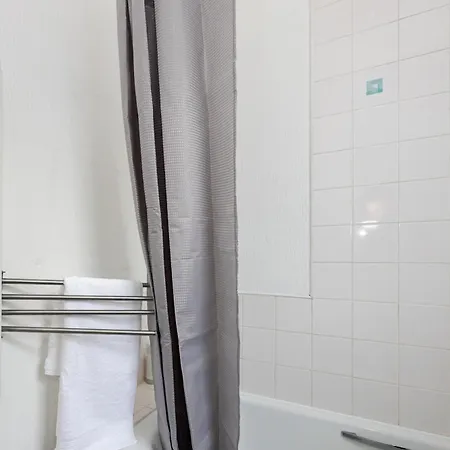 בית נופש Steps From Old Trafford - Modern מנצ'סטר