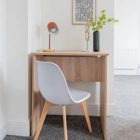 Comfort & Style In Salford - Sleeps 8 Vakantiehuis