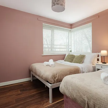 E-haven - Etihad-coop Live-free Parking-pool Table *