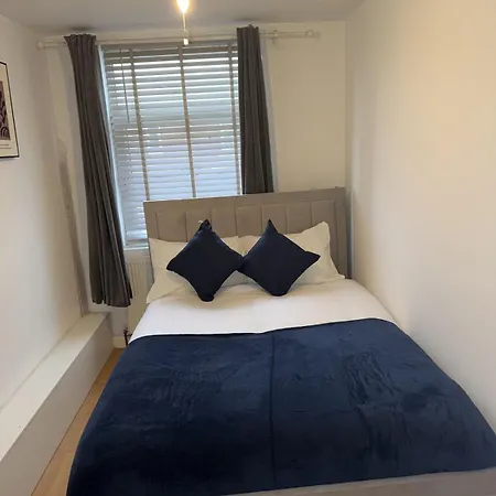 Modern And Comfy 3 Bed Near Etihad And Coop Live Arena *