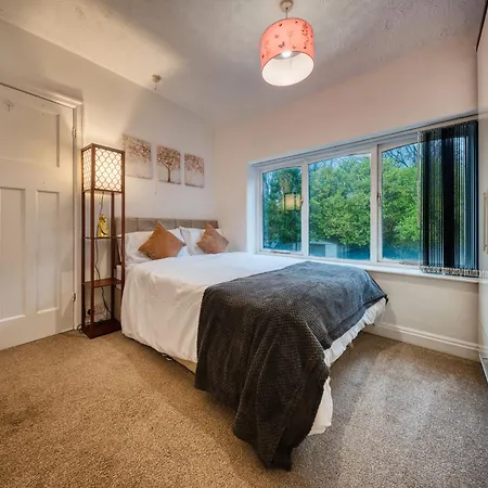 Vakantiehuis 3 Bedrooms Sleeps 7 Free Parking