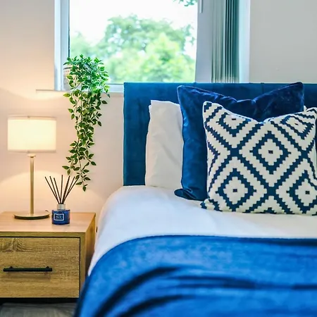 2bdr Droylsden House In With Wparking *