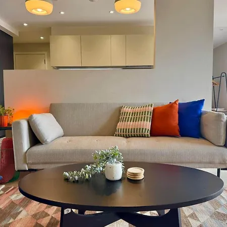 Διαμέρισμα Boutique Centre Apartment, Balcony, Parking *