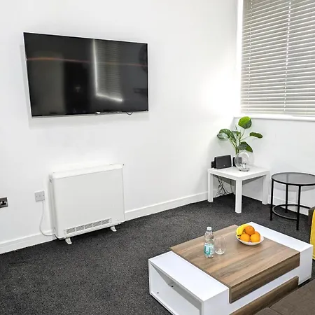 Spacious And Modern 2br - Free Parking 아파트