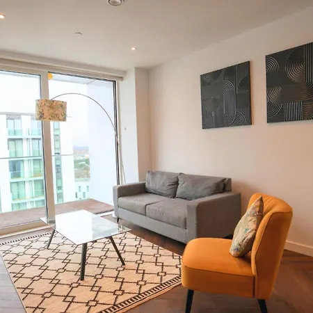 Salford Skyline At Media Apartman *