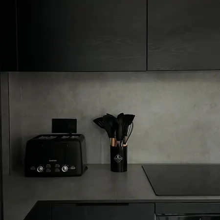 דירה Luxury 2 Bed By Noire *