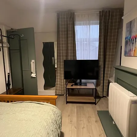 Private Within Shared 3 Apartamento Mánchester