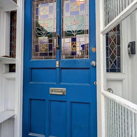 Chic Loft In Victorian House Apartment
